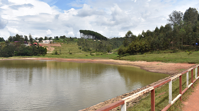 Ikiyaga gihangano cya Rugeramigozi amazi yabaye make bituma abahinzi batagihinga umuceri