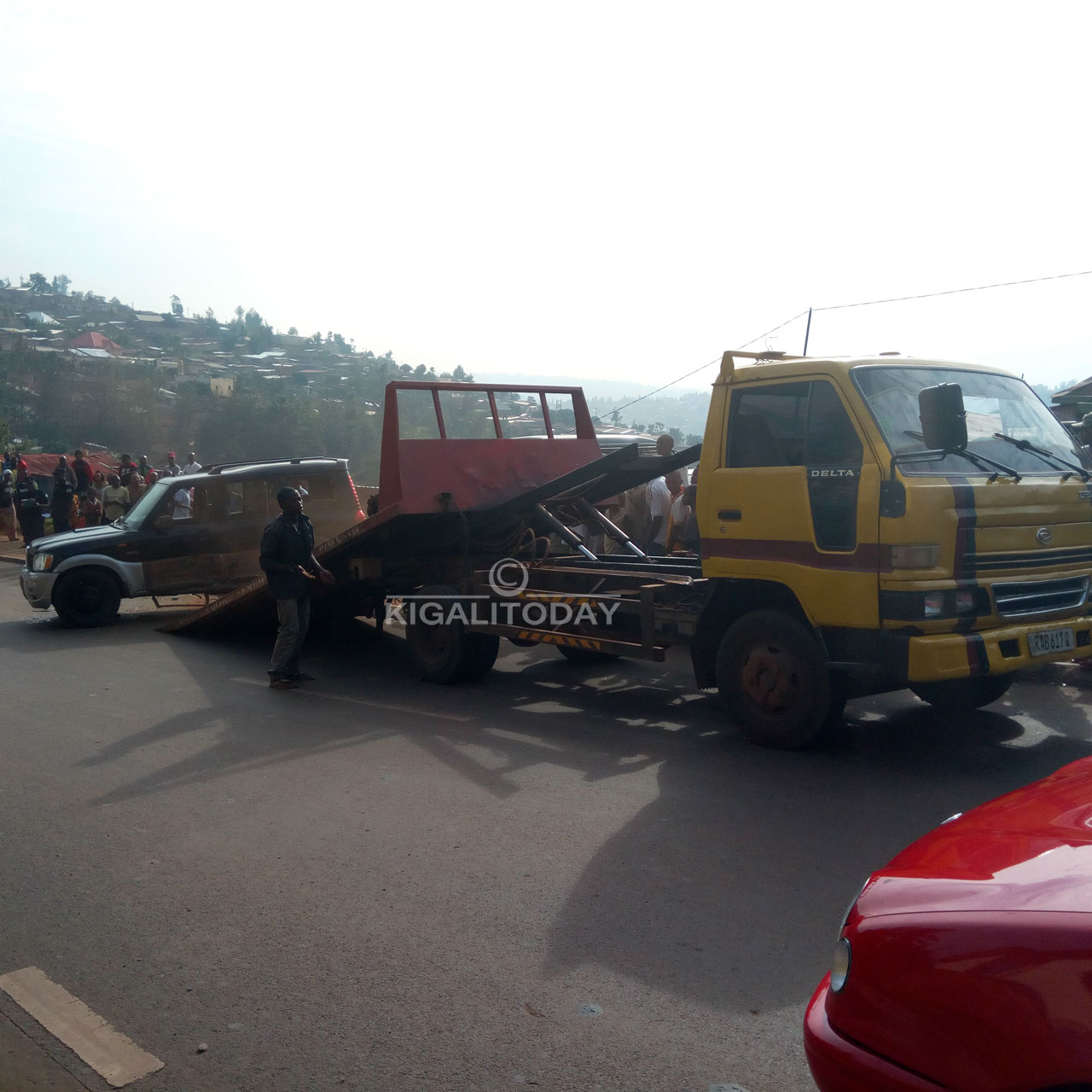 Polise yahamagaye amamodoka yabugenewe akura mu nzira imodoka zagize impanuka