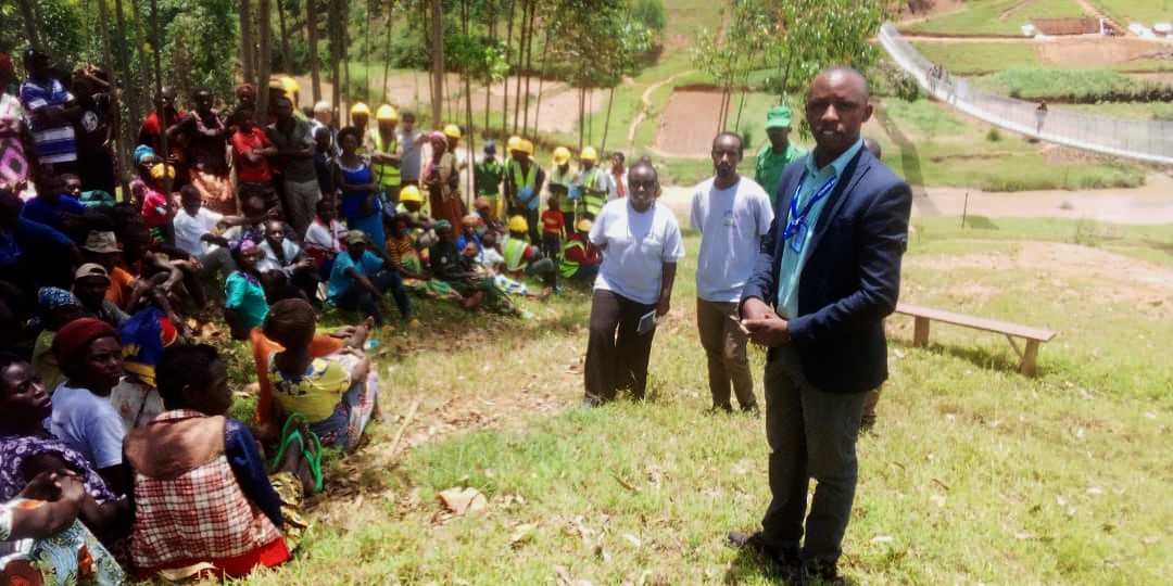 Ubuyobozi bw'Akarere ka Ruhango bwijeje abaturage gukomeza kubakemurira ibibazo