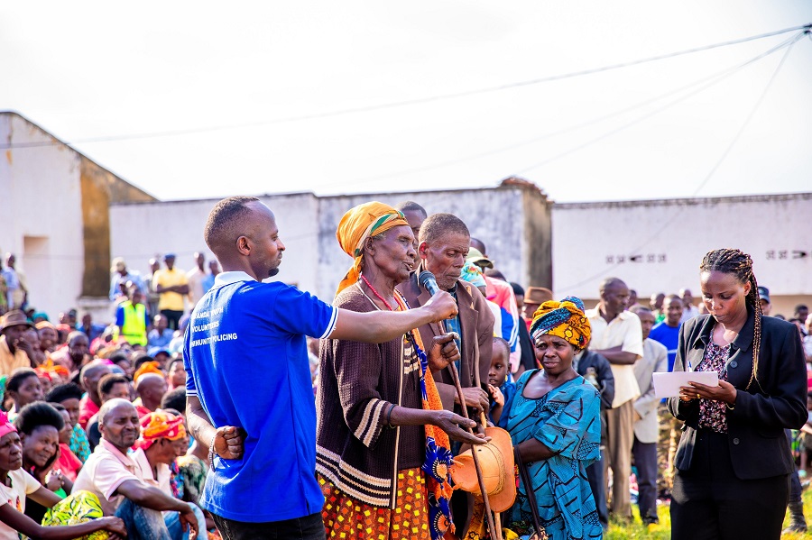 Abaturage bahawe umwanya wo kubaza