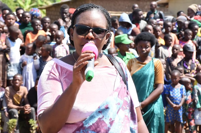 Manishimwe avuga ko kwibohora ubujiji ari kimwe mu byatumye biyubakira ibiro by'akagari