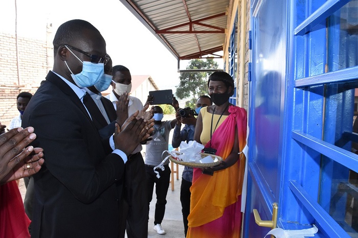 Habarurema avuga ko aho amazi ataragera amashuri azatangira yahageze