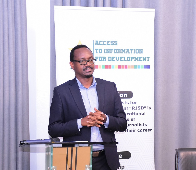 Bwana Paul Rukesha, umuyobozi mukuru ushinzwe itumanaho n'ubufatanye muri minisiteri y'ubumwe bw'abanyarwanda n'inshingano mboneragihugu (MINUBUMWE)