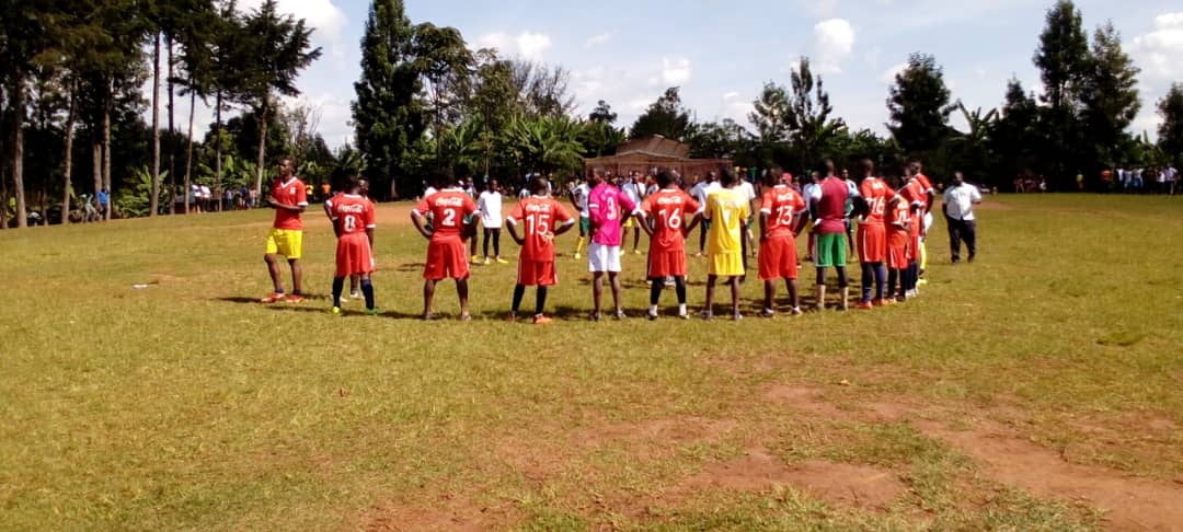 Mbere yo gutangira umukino bibutswa ko bagamije ubumwe n'ubwiyunge muri byose