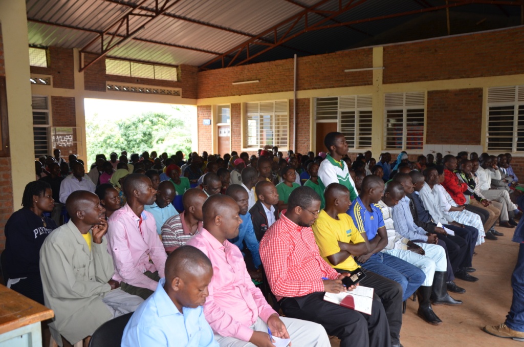 Abagabo benshi muri aka karere kakoreshwa inama zibafasha guhindura imyumvire