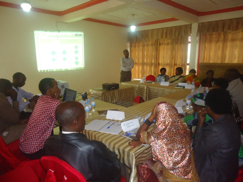 Abakora uburaya bitabiriye inama yiga ku gukumira SIDA mu karere ka Rusizi.