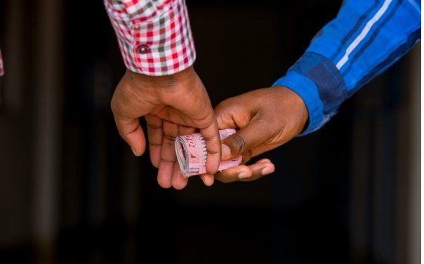 Ni ngombwa kurinda uwatanze amakuru kuri ruswa