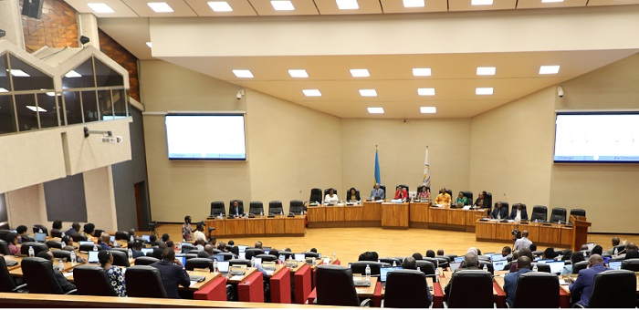 Inteko Ishinga Amategeko yumva ibisobanuro kuri ruswa itangwa mu nzego zinyuranye