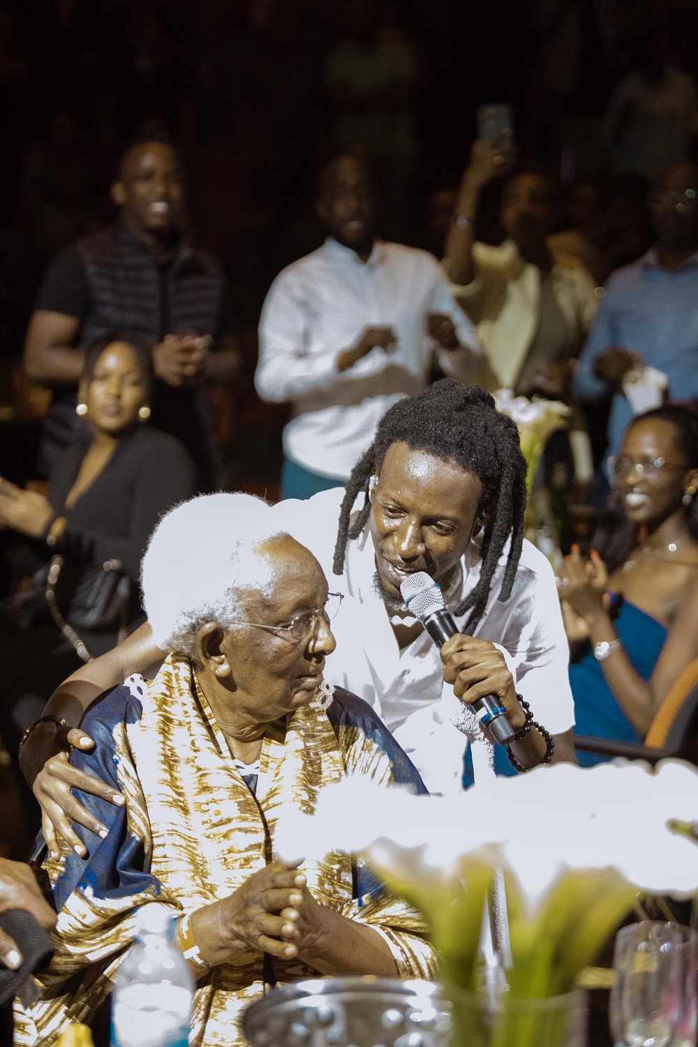 Nyirakuru wa Ruti Joël witwa Musomandera ari na we yitiriye Alubumu ye ya mbere na we yari muri iki gitaramo