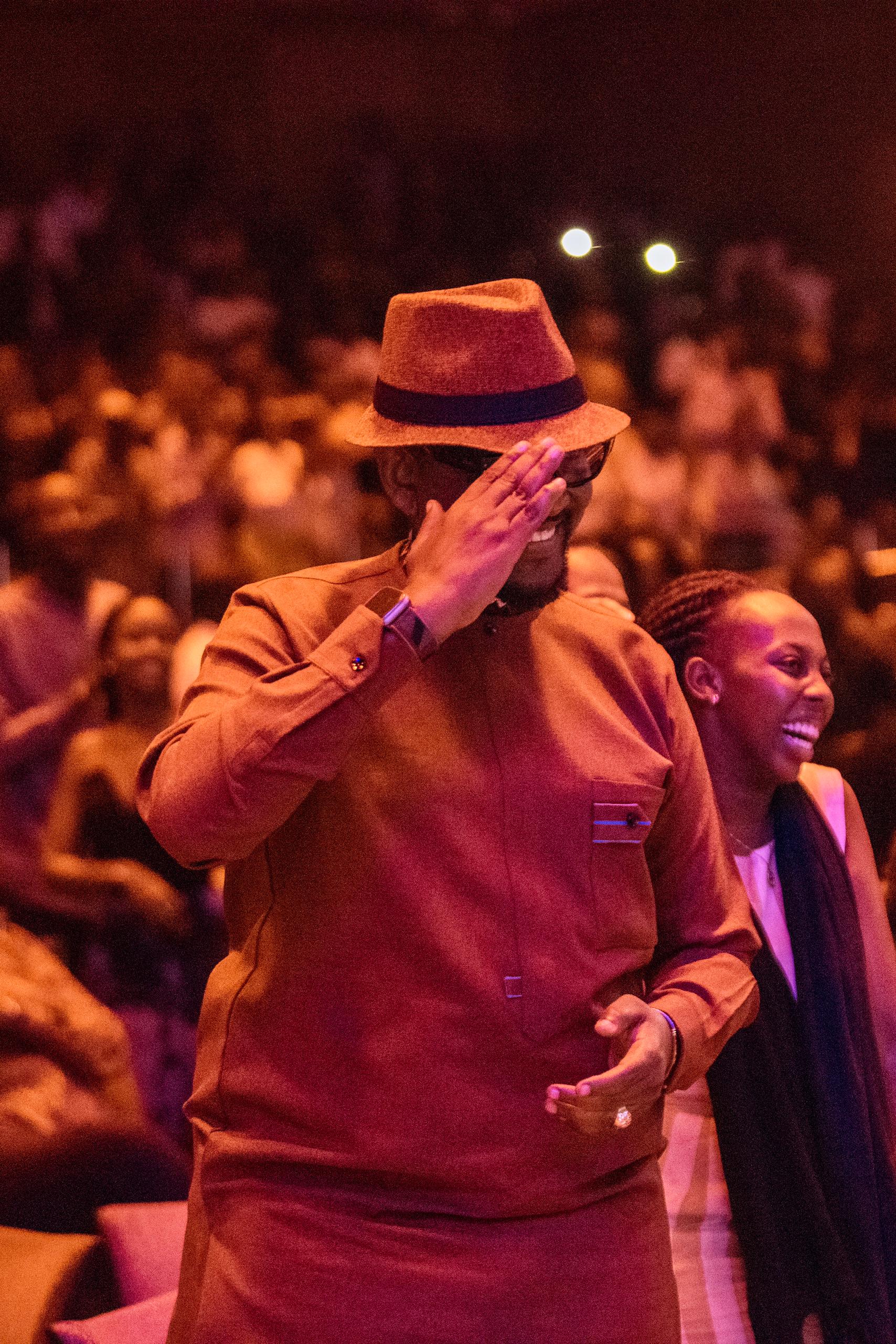 Massamba Intore yakuriye ingofero Ruti Joël