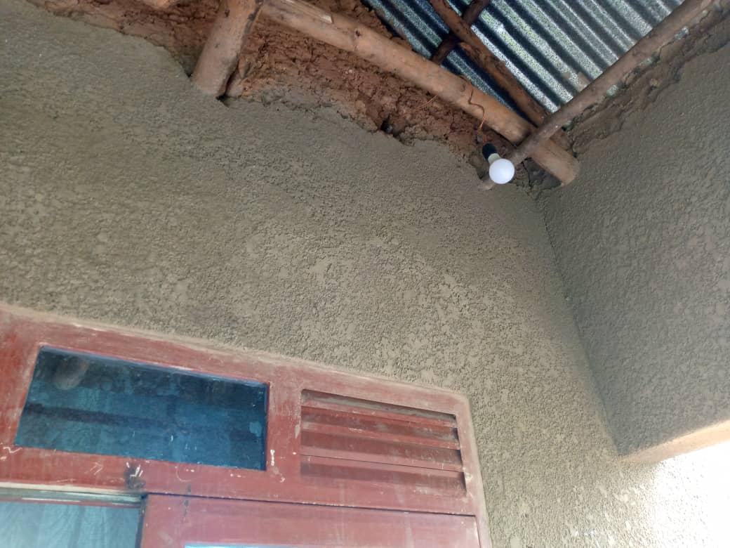 Aya matara ku manywa aba atanga urumuri rudahagije, nijoro ngo agahita azima burundu