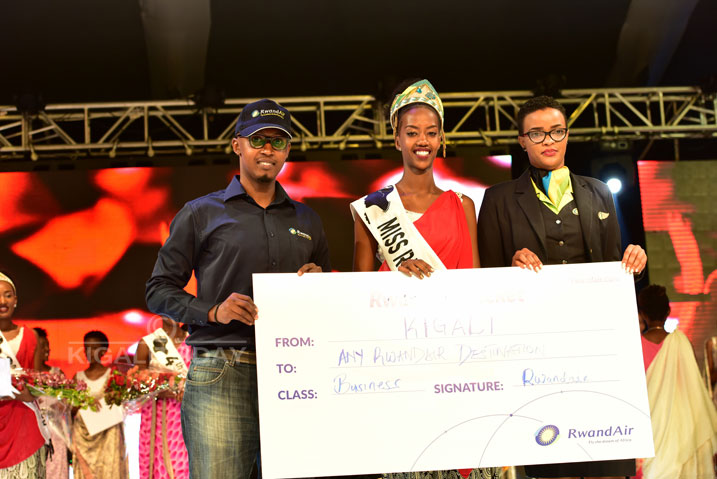 RwandAir yamuhaye itike yo gutembera mu ndege aho ashatse hose