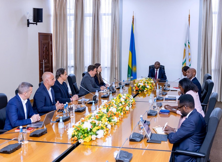 Impande zombi zagiranye ibiganiro