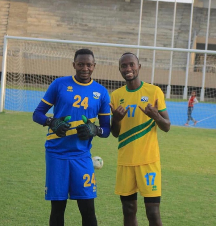 Bakame na myugariro Manzi Thierry bishimiye intsinzi