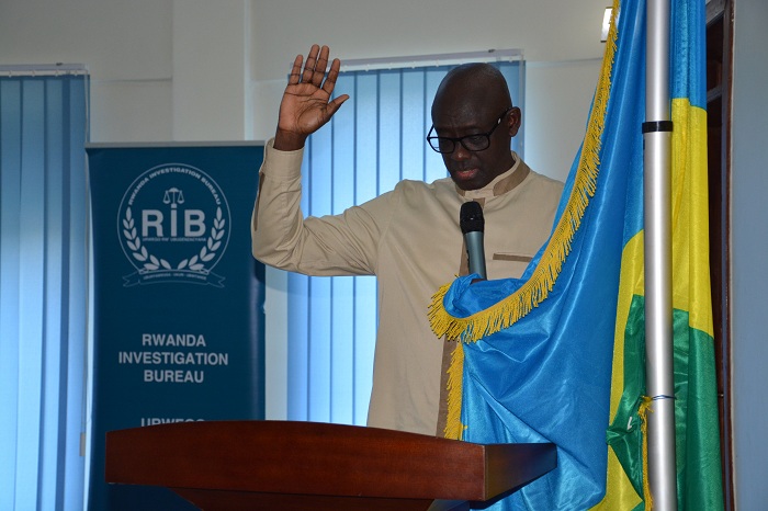 Minisitiri Busingye yakiriye indahiro z'abagenzacyaha 57 bavuye mu turere tw'Intara y'Iburengerazuba n'Uturere tw'Intara y'Amajyaruguru