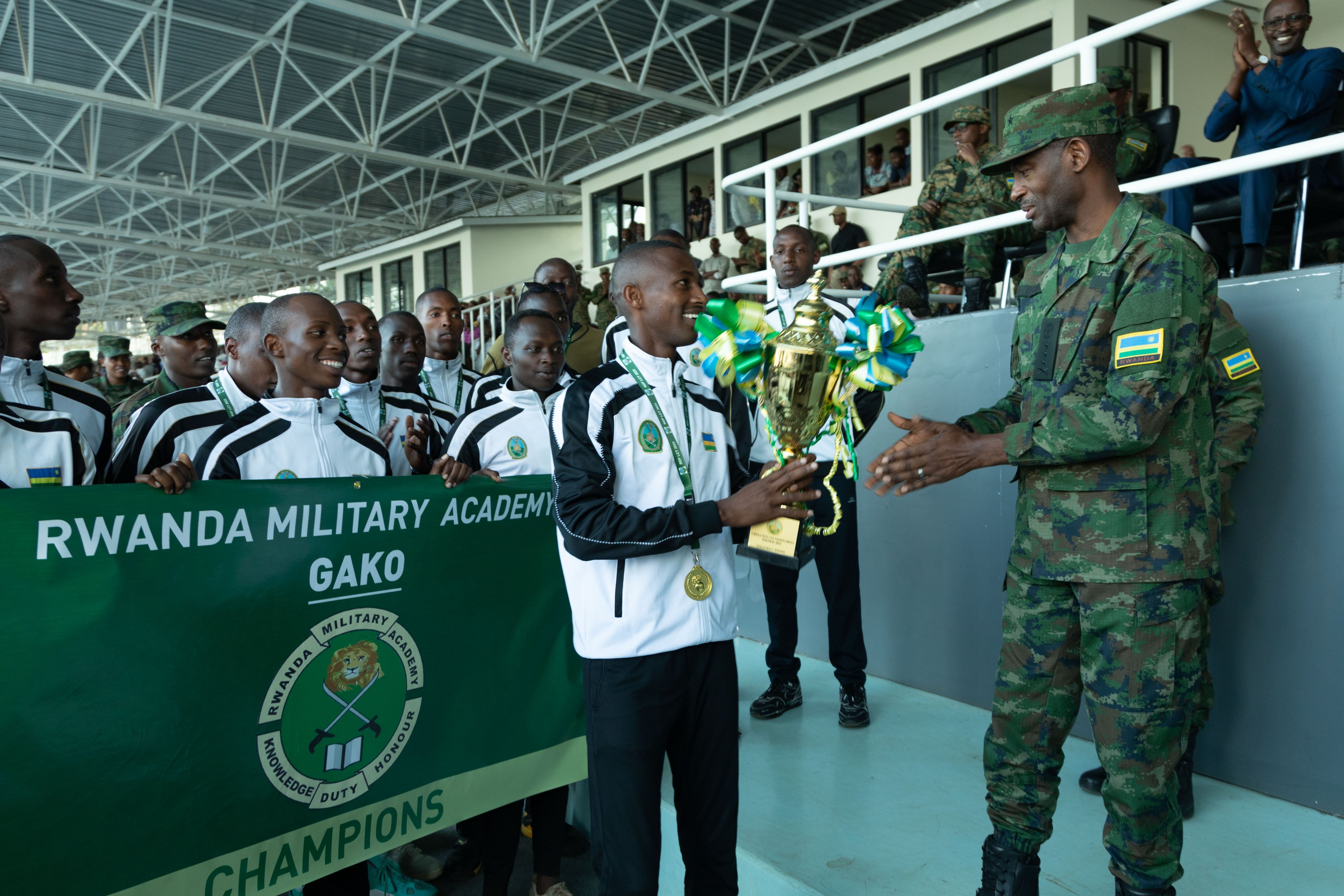 Rwanda Military Academy Gako yegukanye igikombe muri Volleyball na Basketball