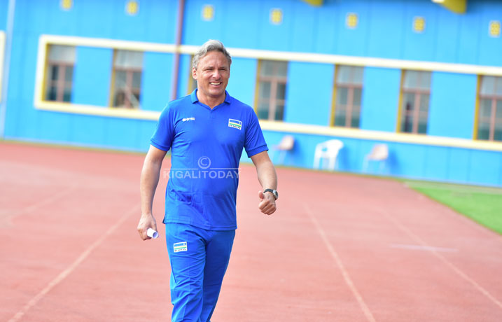 Umutoza Antoine Hey ubwo yakoreshaga imyitozo yo kugaragaza ingufu