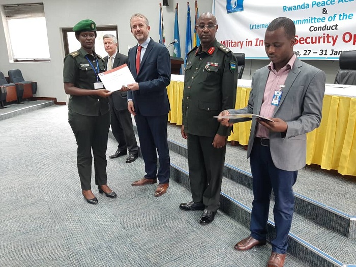 Abasoje amahugurwa bahawe Seritifika