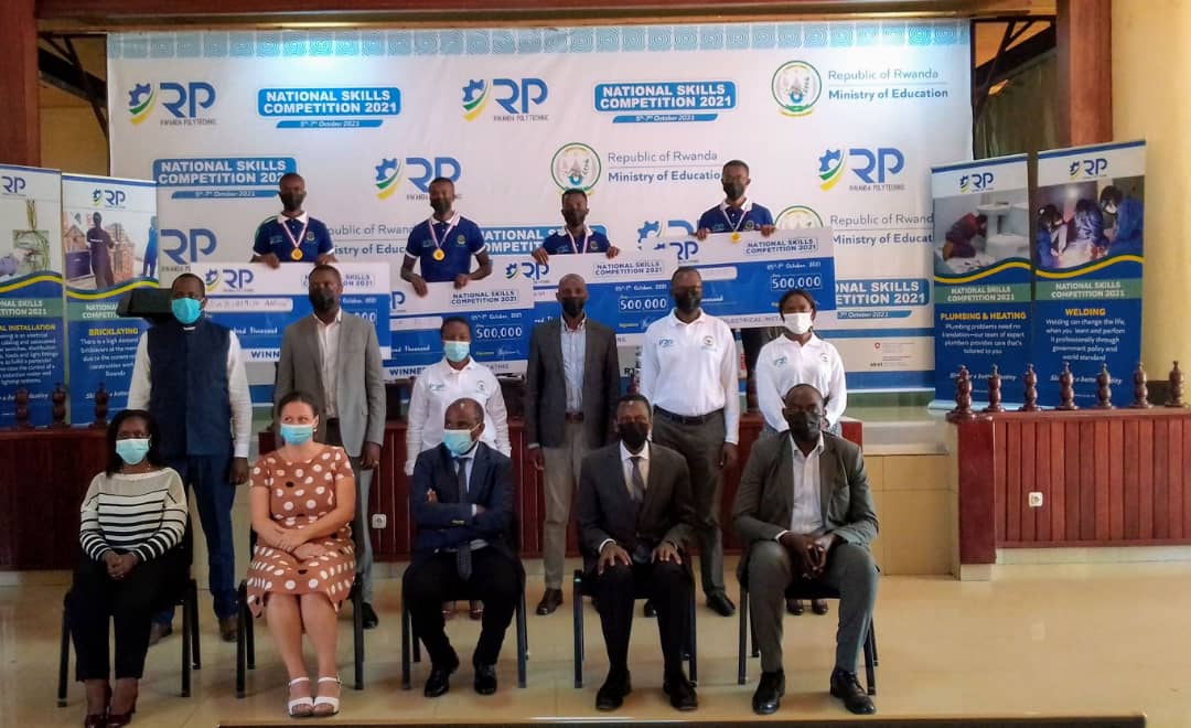 Batsindiye n'amafaranga ibihumbi 500 buri umwe umwe