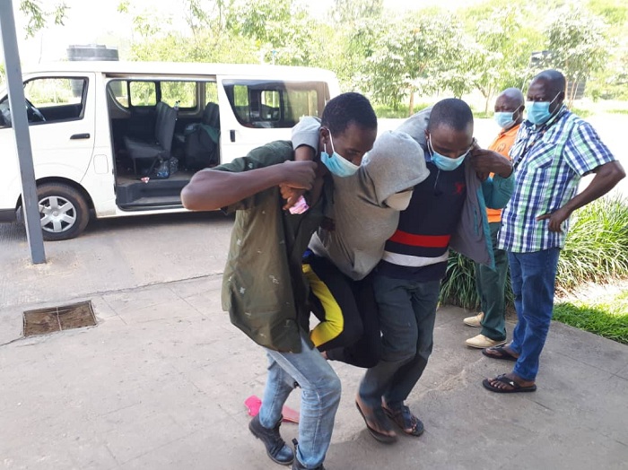 Abanyarwanda bamaze igihe bakorerwa iyicarubozo muri Uganda bamwe bakajugunywa ku mupaka batabasha kugenda