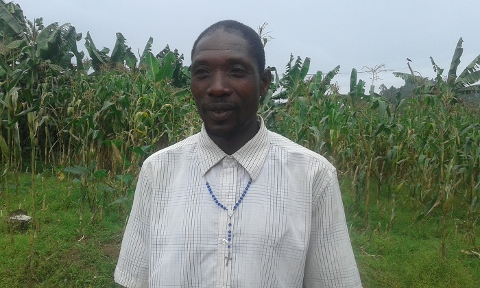 Nsabimana Emmanuel wabanaga na Nyakwigendera mu gihugu cya Uganda ngo yagerageje kujya kureba aho bagiye gushyingura Mbonabakeka bashaka na we kumwica