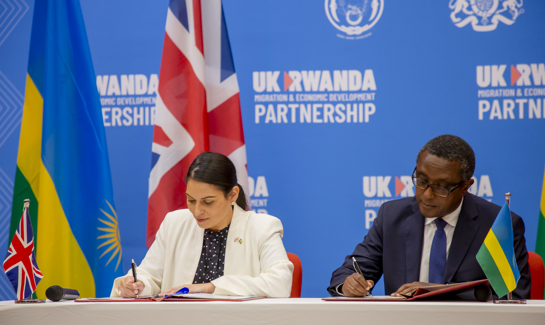 U Rwanda n'u Bwongereza bemeranyijwe amasezerano yerekeranye no kohereza abimukira mu Rwanda