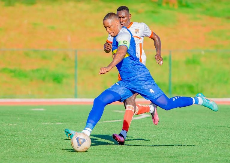 Rwatubyaye Abdoul yatangiye umukino akora amakosa menshi atakaza imipira