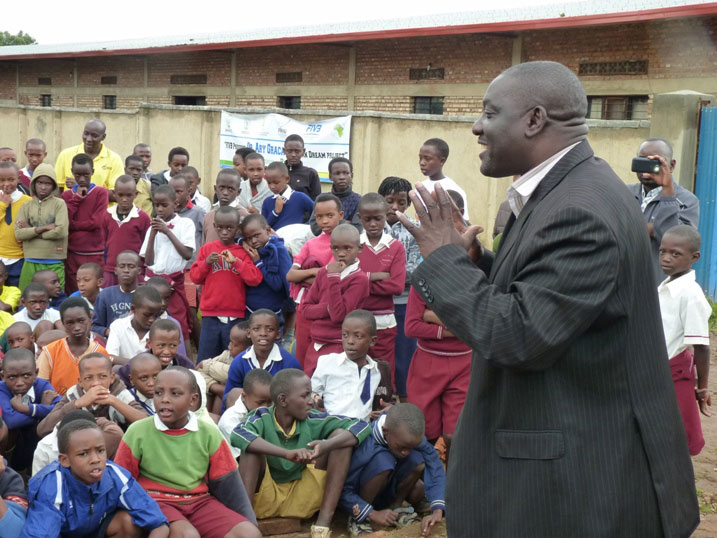 Rwigema Paterne ushinzwe siporo muri minisiteri y'uburezi ni umwe mu bari i Rwamagana kuri uyu wa gatatu.