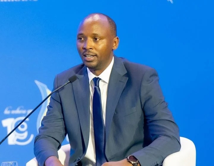 Minisitiri w'Ubuzima, Dr Sabin Nsanzimana, aherutse kuburira abamara umwanya munini bicaye badakora siporo ko baba bikururira urupfu