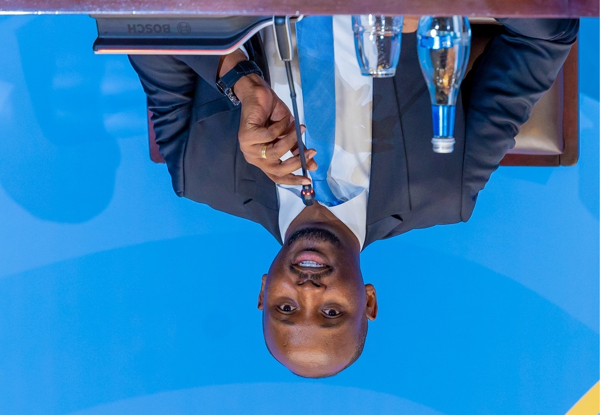 Minisitiri Nsanzimana yasobanuye iby