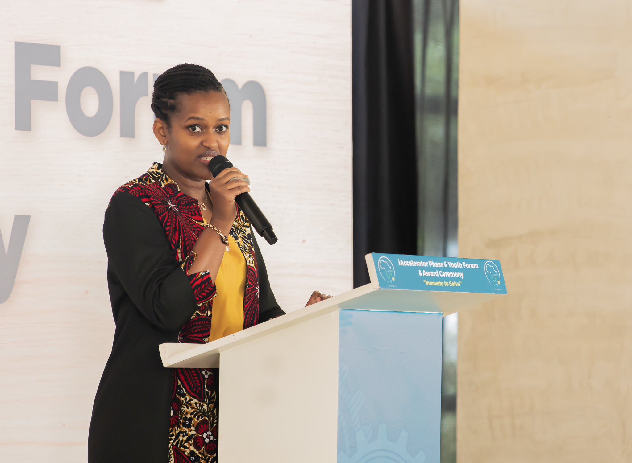 Sandrine Umutoni yasabye urubyiruko gukomeza guhanga udushya dutanga akazi ku rundi rubyiruko