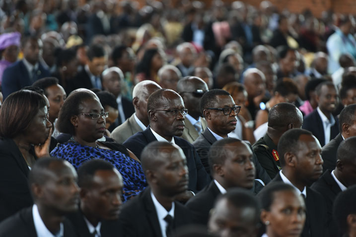 Minisitiri w'Ingabo Gen. James Kabarebe nawe yitabiriye umuhango wo gushyingura Sayinzoga 