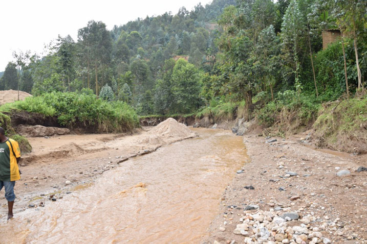 Sebeya yari yararembeje abaturage aho yuzuraga igasenya amazu, ikangiza imyaka n'ibindi