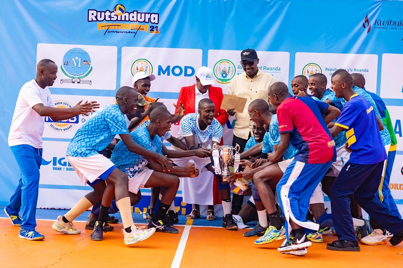 Petit Seminaire Virgo Fidelis yatwaye igikombe cyayo cya mbere cy'iri rushanwa itegura