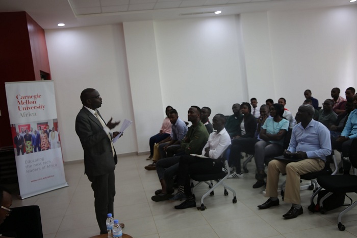 Abasenateri barimo kumenyekanisha mu mashuri makuru na kaminuza ibikubiye muri ubwo bushakashatsi