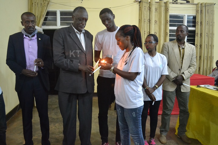 Senateri Tito yacaniye urubyiruko urumuri rw'icyizere.