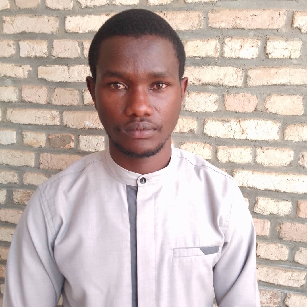 Serge Ange Muhire avuga ko bajyaga batanga ubufasha ku baturage ariko ubukene ntibucike kubera kutajyanisha n'igenamigambi rya Leta