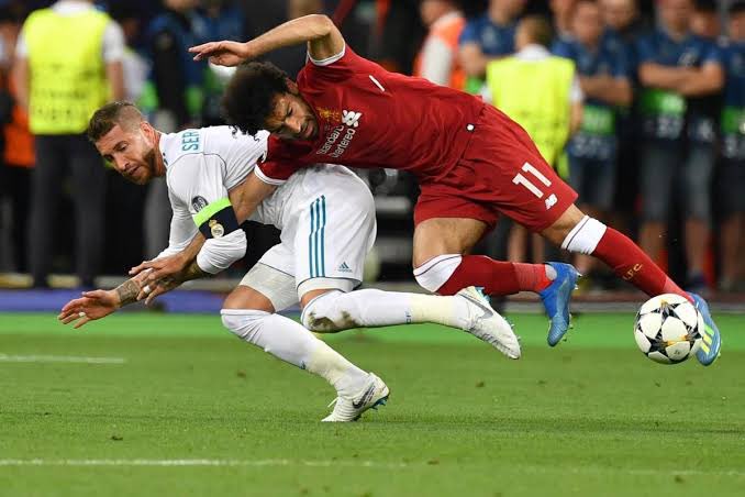 Benshi bahise bibuka Sergio Ramos wa Real Madrid avuna ukuboko Mohammed Salah wa Liverpool