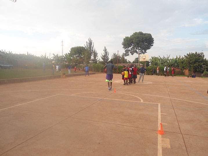 Abiga Basketball ni urubyiruko rw'abahungu n'abakobwa ruri hagati y'imyaka umunani na 18.