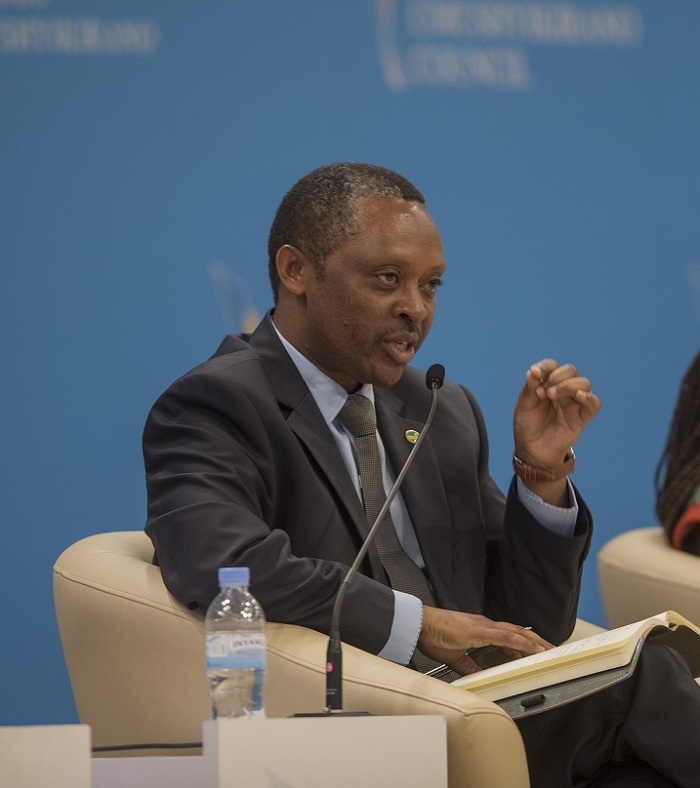 Minisitiri Shyaka asaba abatanga imfashanyo gukora ku buryo amabwiriza yo kwirinda COVID-19 yubahirizwa