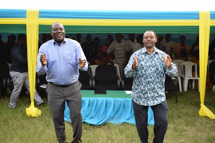 Minisitiri Shyaka na Guverineri Gatabazi bacinya akadiho