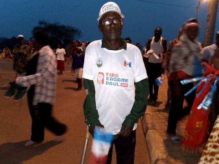 Sibomana Ahmed yagenze ibirometero 20 n'amaguru nyamara afite ubumuga