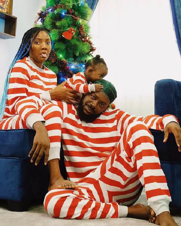 Simi ari kumwe n'Umugabo we n'Umwana wabo