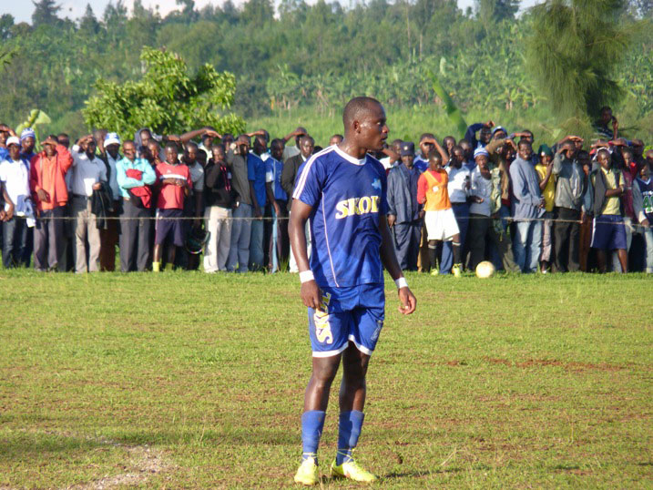 Sina Jerome yaraye yongeye gukinira Rayon Sports.
