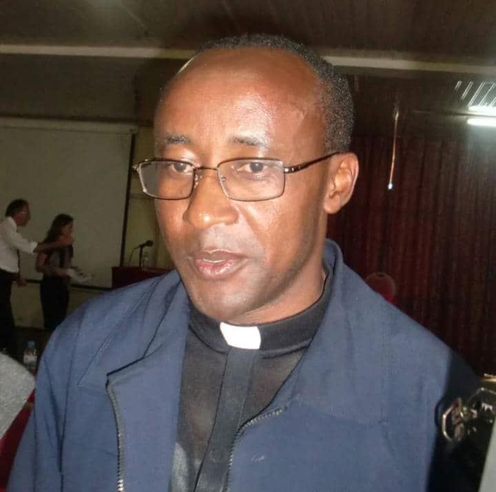 Padiri Edouard Sinayobye agiye kuyobora Diyosezi ya Cyangugu