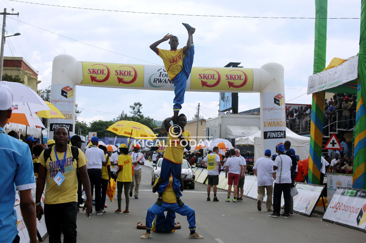 Skol ntihwema kuzana abantu bo gushimisha abantu muri iri rushanwa ikabishyura