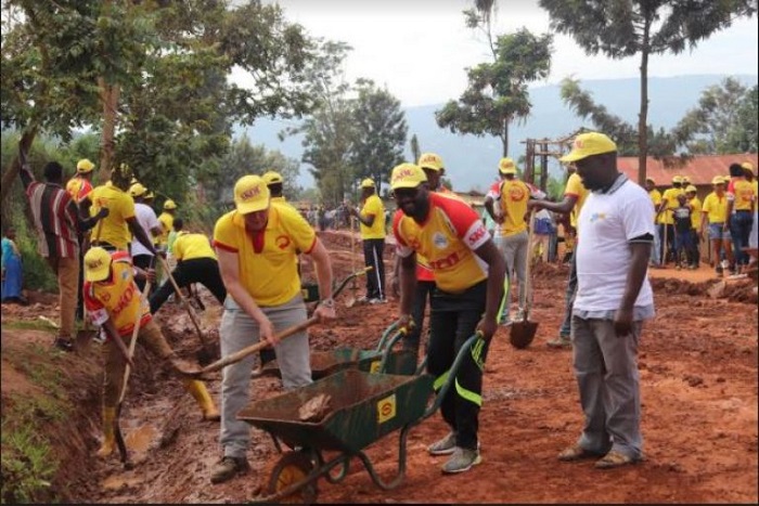 Abakozi ba SKOL mu gikorwa cy