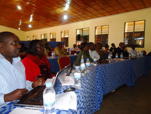 Inama ku kubungabunga amazi yabereye kuri Hill Top tariki 26/04/2012 yibabiriwe na Leta hamwe n'abafatanyabikorwa batandukanye