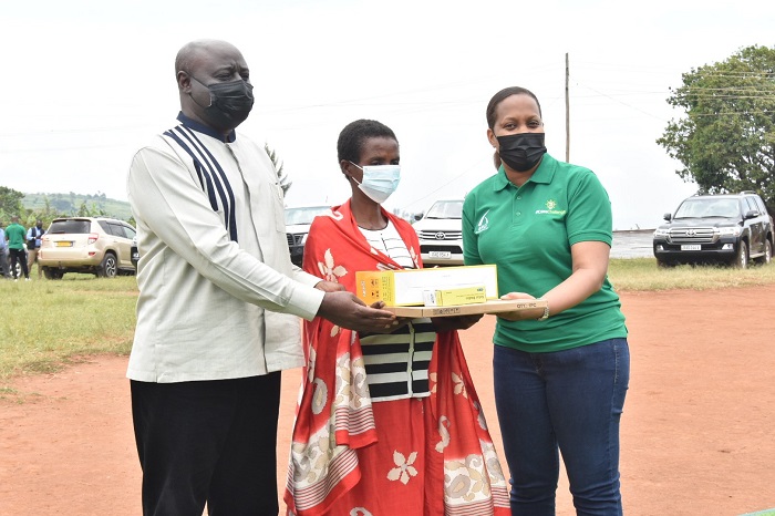 Umubyeyi wahawe ibikoresho by