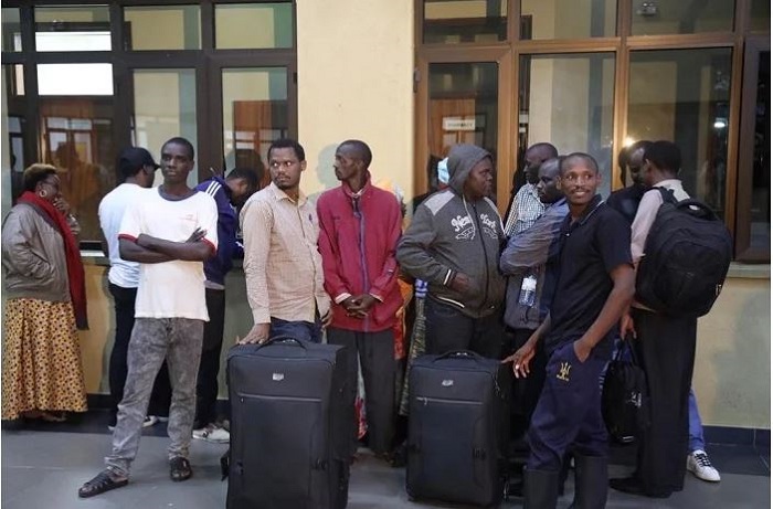 Bamwe mu Banyarwanda baheruka kurekurwa na Leta ya Uganda